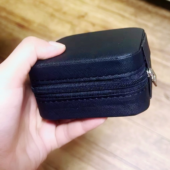 Black Faux Leather Mini Zip-Up Mini Jewelry Box Organizer! - Picture 7 of 9